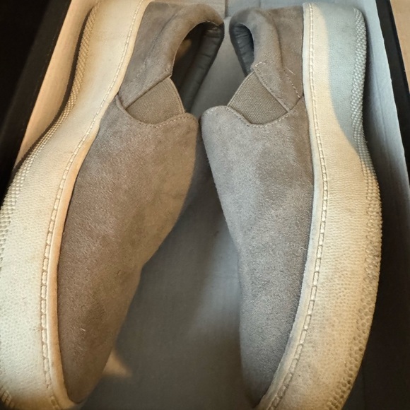 lulus Gray Suede Slip-On Sneakers sized women’s 5.5 - Picture 2 of 8